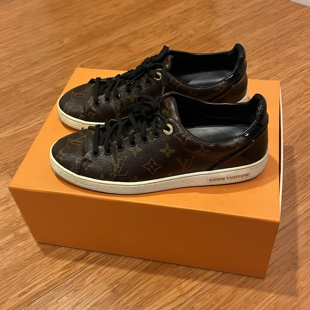 Louis Vuitton front row sneaker in patent Monogram canvas